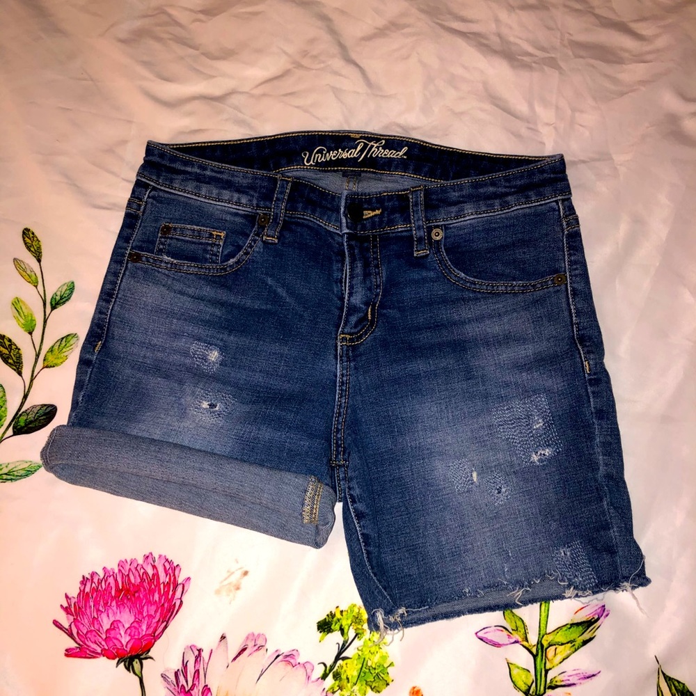 Universal Thread Shorts